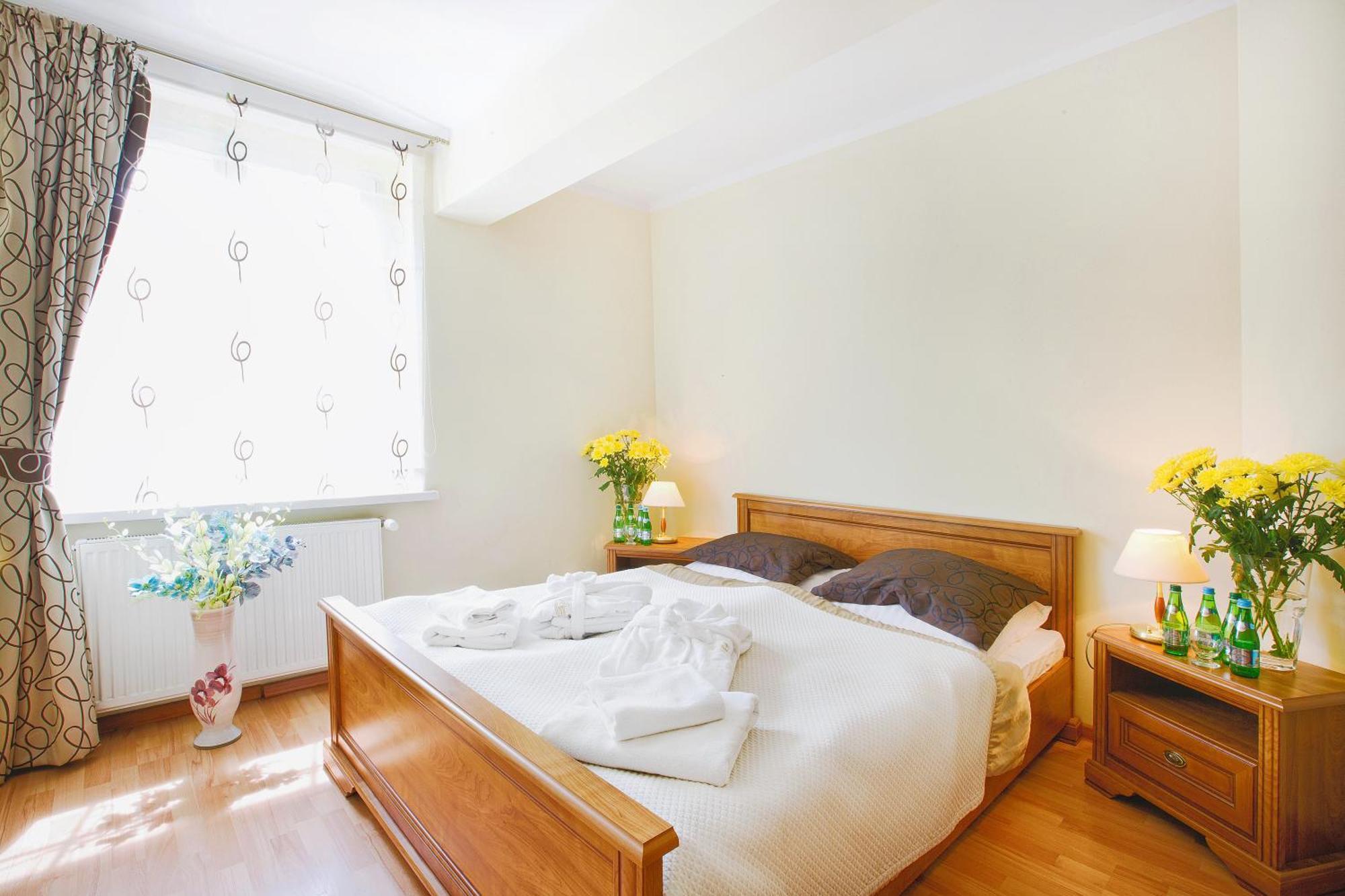 Polonia Hotel Кудова-Здрой Екстериор снимка