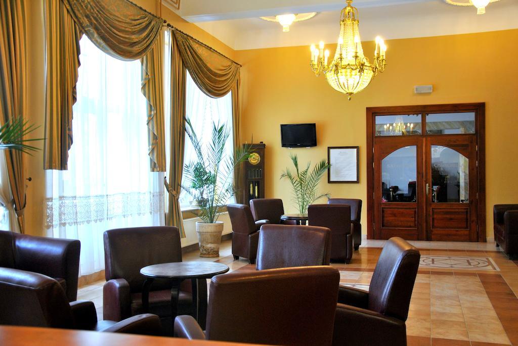 Polonia Hotel Кудова-Здрой Екстериор снимка