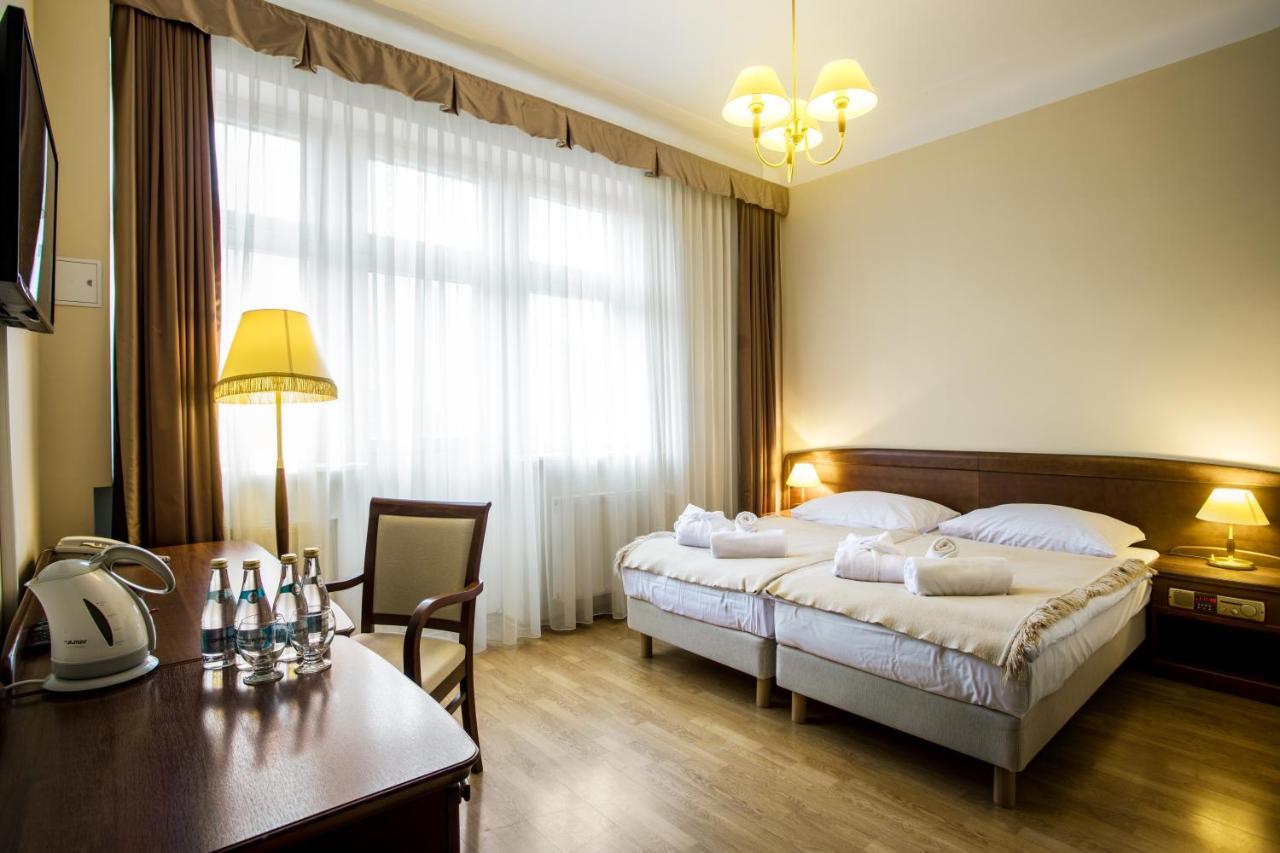 Polonia Hotel Кудова-Здрой Екстериор снимка