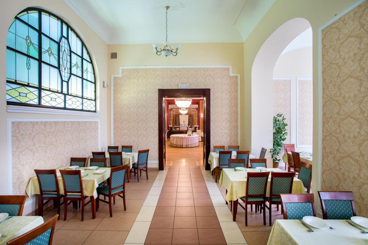 Polonia Hotel Кудова-Здрой Екстериор снимка