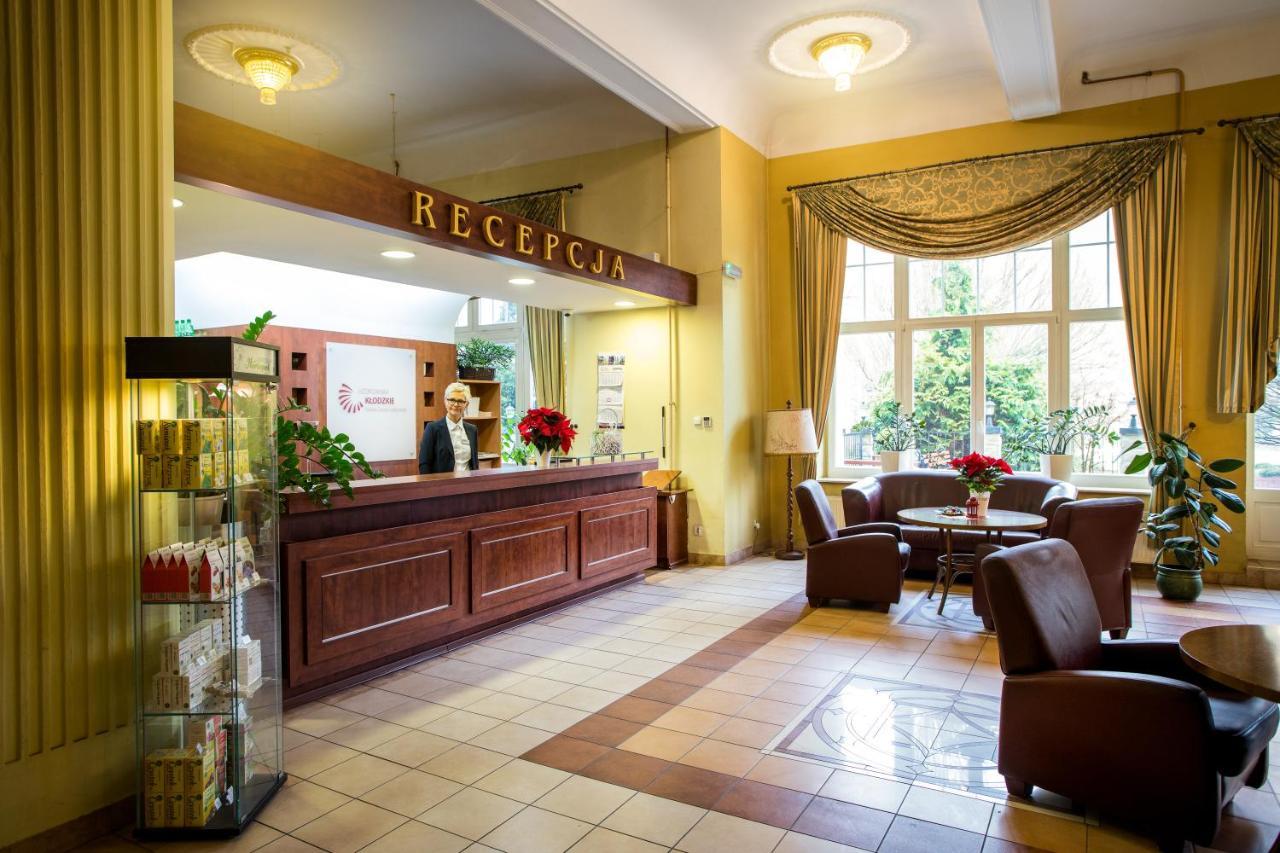 Polonia Hotel Кудова-Здрой Екстериор снимка
