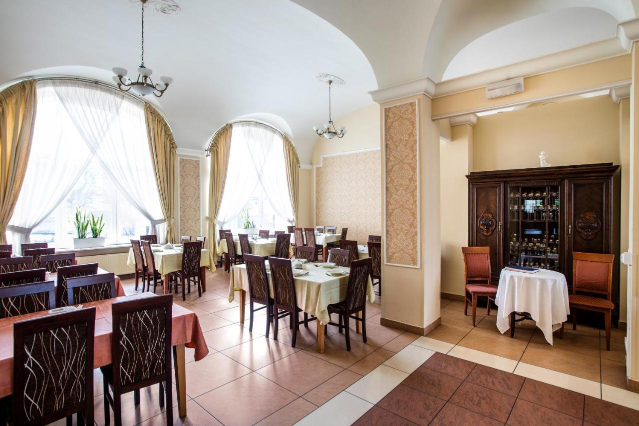 Polonia Hotel Кудова-Здрой Екстериор снимка